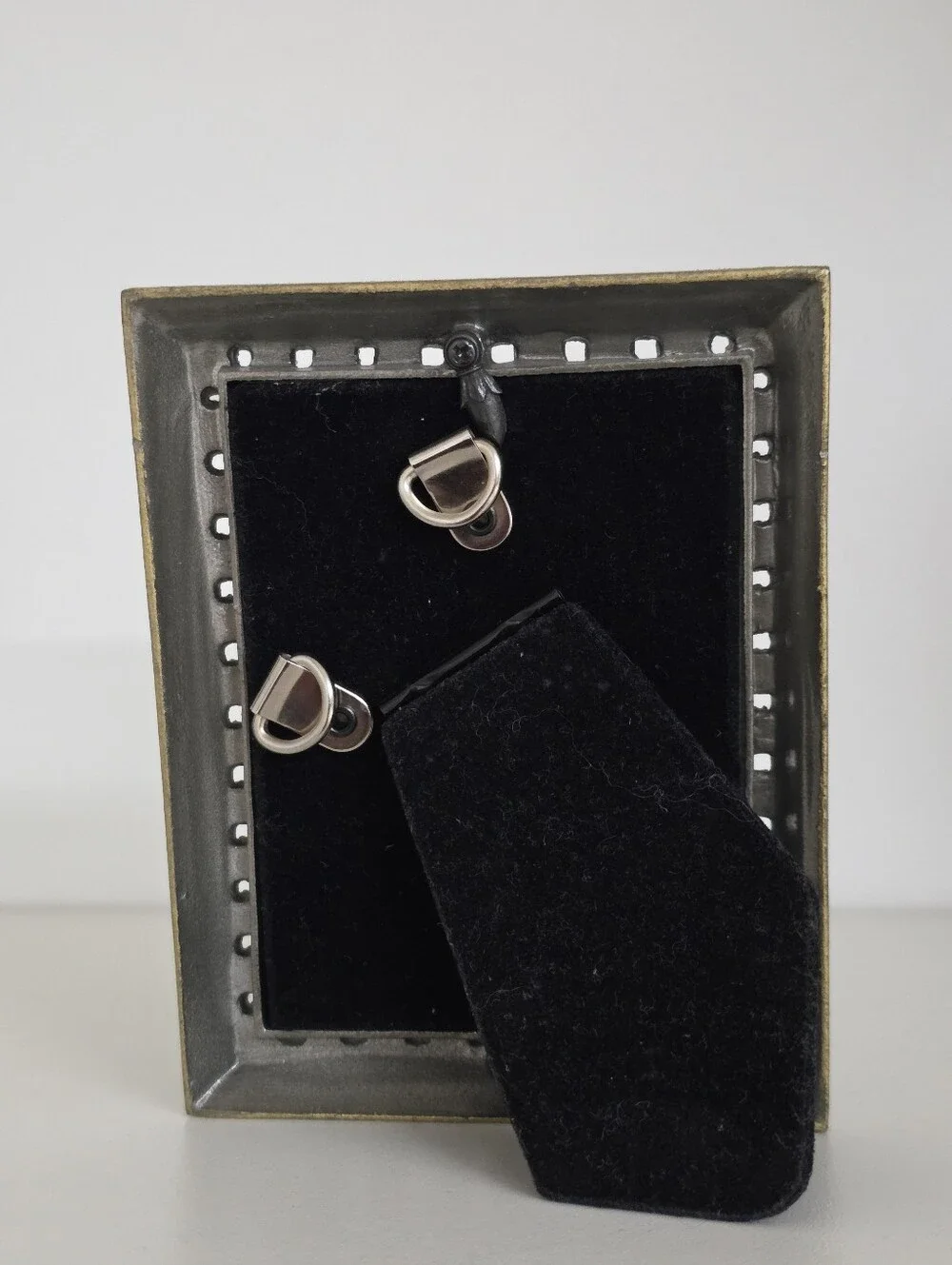 Ashleigh Manor Pewter Pearl Jeweled Picture Frame